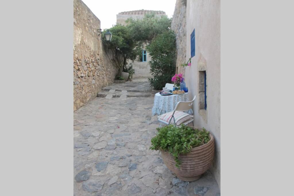 Blue Door Apartment Monemvasia Exterior photo